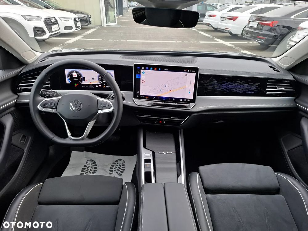 Volkswagen Passat Variant 2.0 TDI SCR DSG Elegance - 9