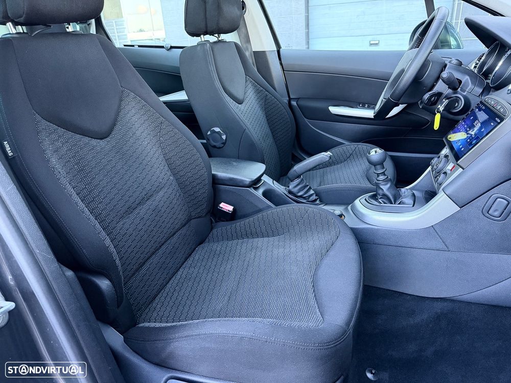 Peugeot 308 SW 1.6 HDi Sport CVM6 - 18