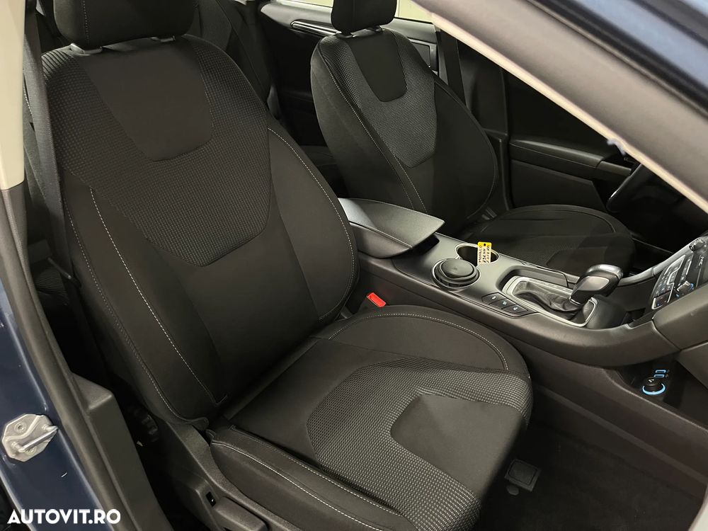 Ford Mondeo 2.0 HEV Titanium - 10