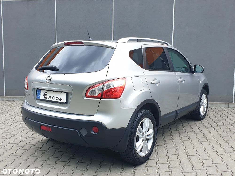 Nissan Qashqai - 2