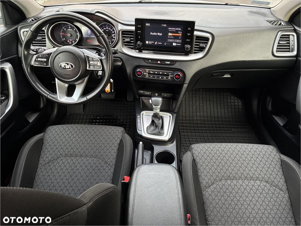 Kia Ceed 1.6 CRDi mHEV M DCT - 18
