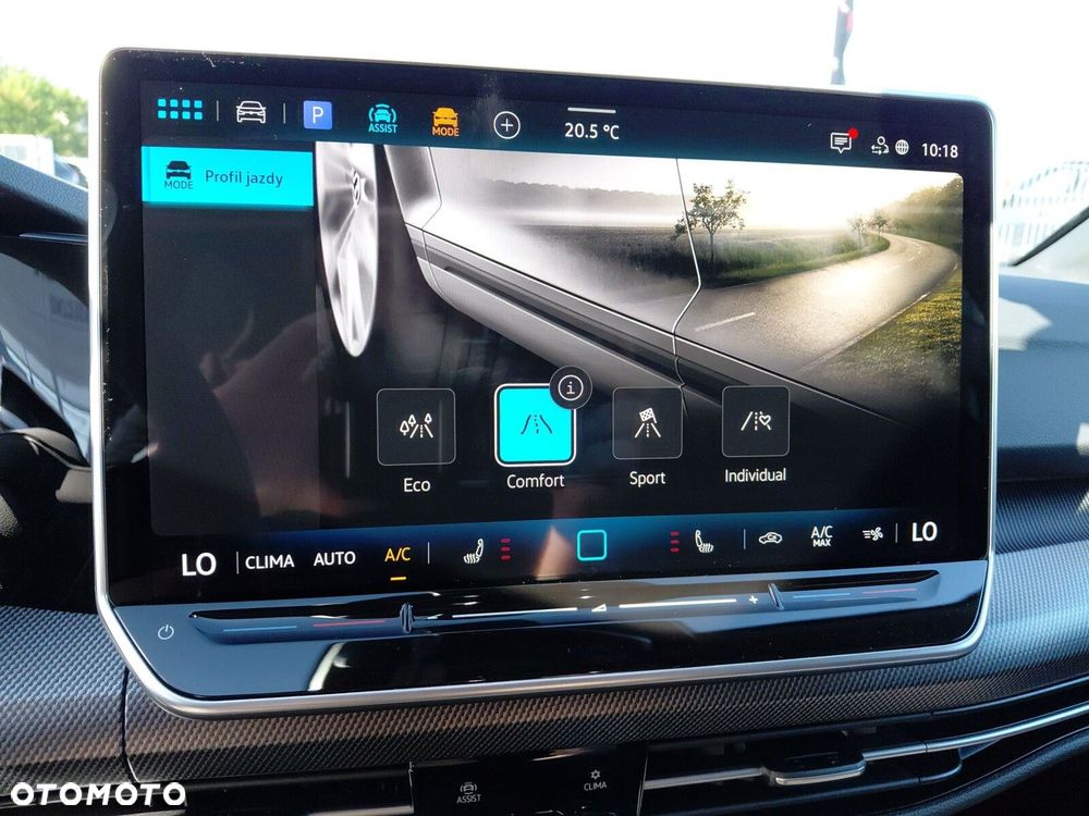 Volkswagen Golf 1.5 eTSI mHEV R-Line Plus DSG - 27