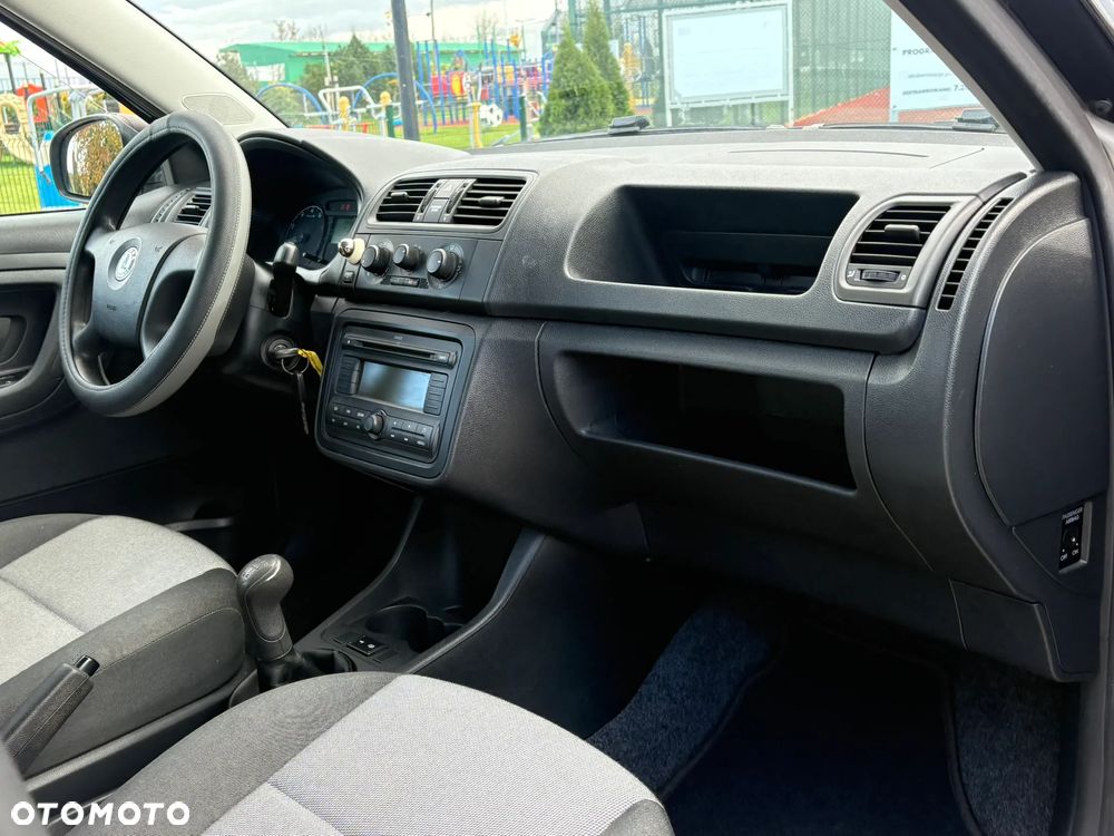 Skoda Fabia ver-1-2-12v-active - 13