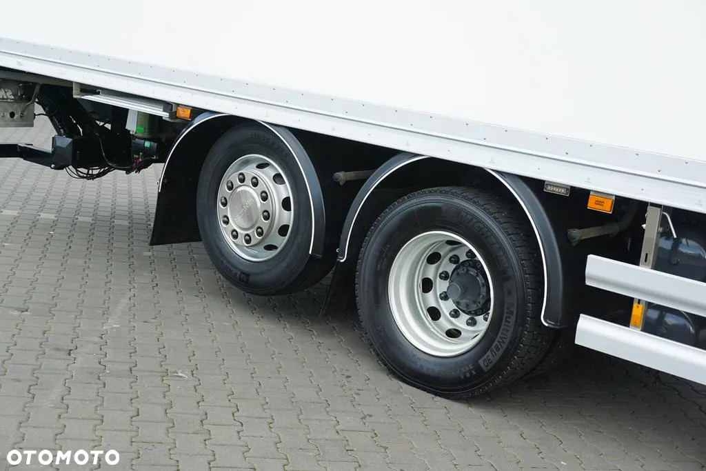Scania P 320 / EURO 6 / KONTENER + WINDA / 22 PALETY / OŚ SKRĘTNA - 31