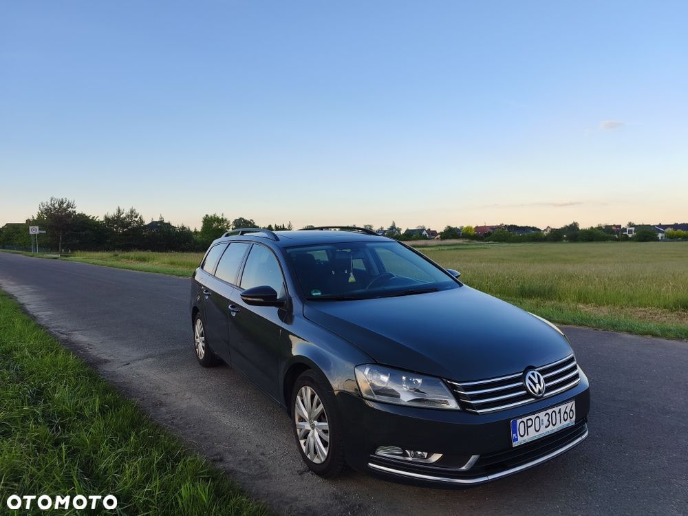 Volkswagen Passat - 1