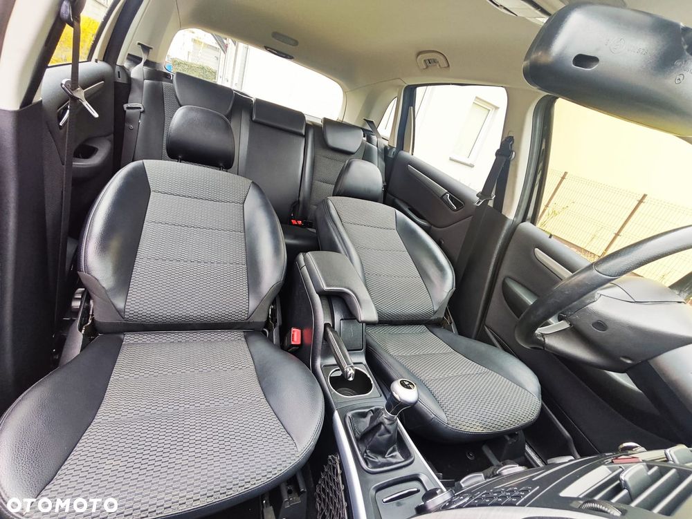 Mercedes-Benz Klasa B 200 CDI Special Edition - 31