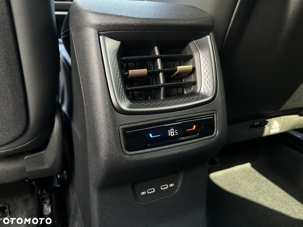 Cupra Terramar 1.5 eTSI mHEV DSG - 17