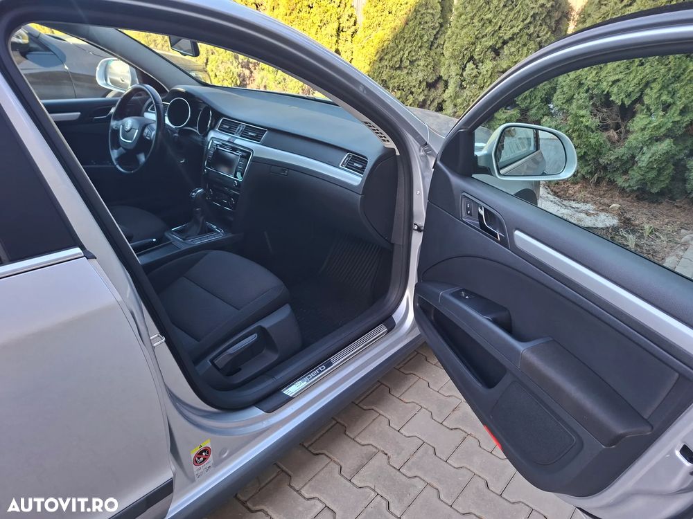Skoda Superb 2.0 TDI 4X4 Ambition - 10