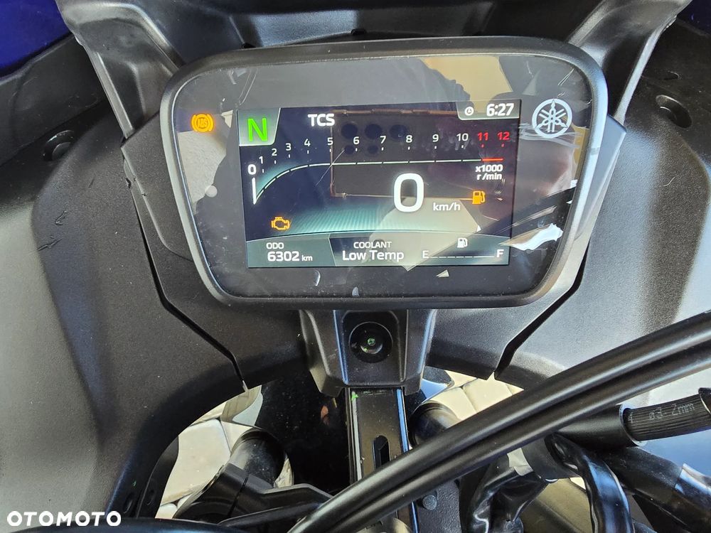 Yamaha YZF - 4