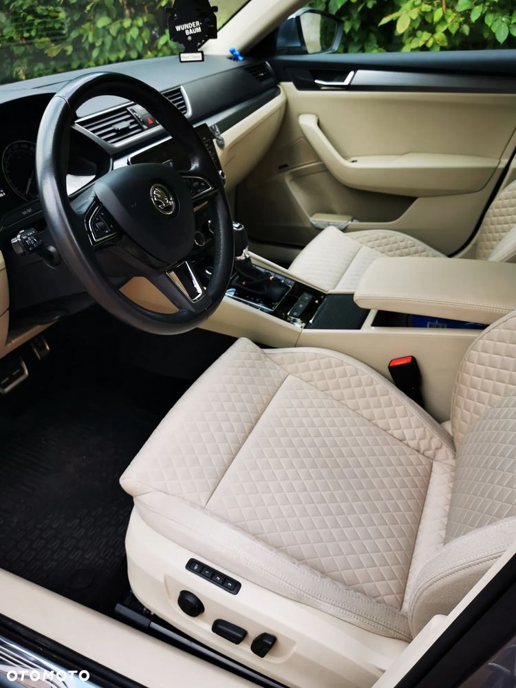 Skoda Superb 2.0 TDI SCR Ambition DSG - 9