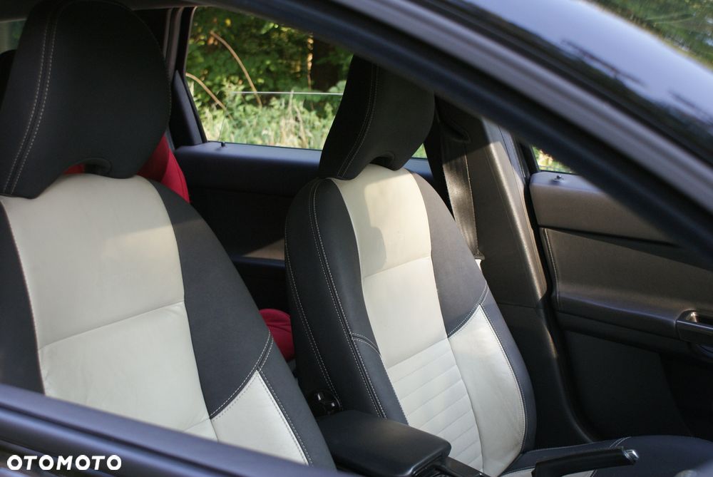 Volvo V50 2.0D R-Design Momentum - 6