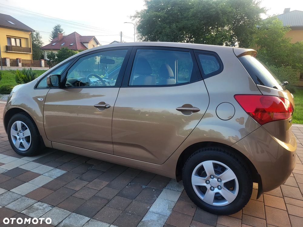 Kia Venga 1.4 L - 12