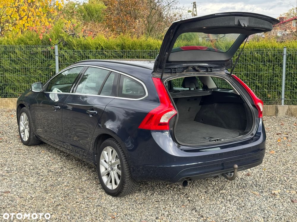 Volvo V60 D2 Summum - 29