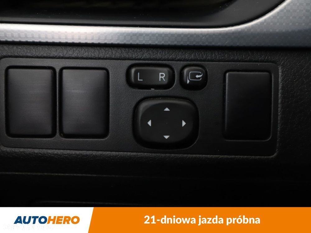 Toyota Avensis 1.8 Prestige - 32