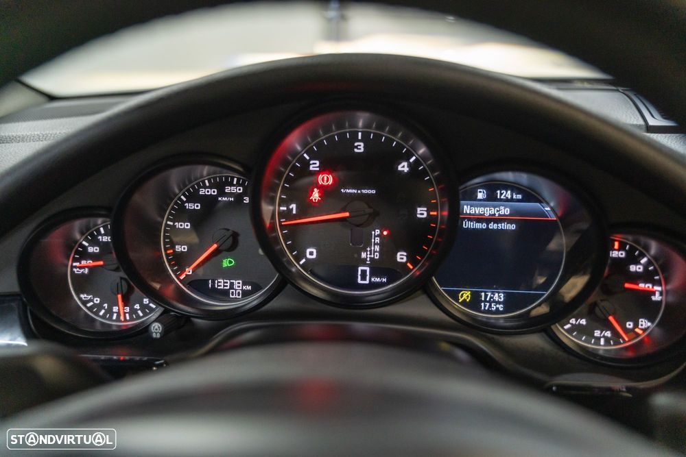 Porsche Panamera Standard - 10