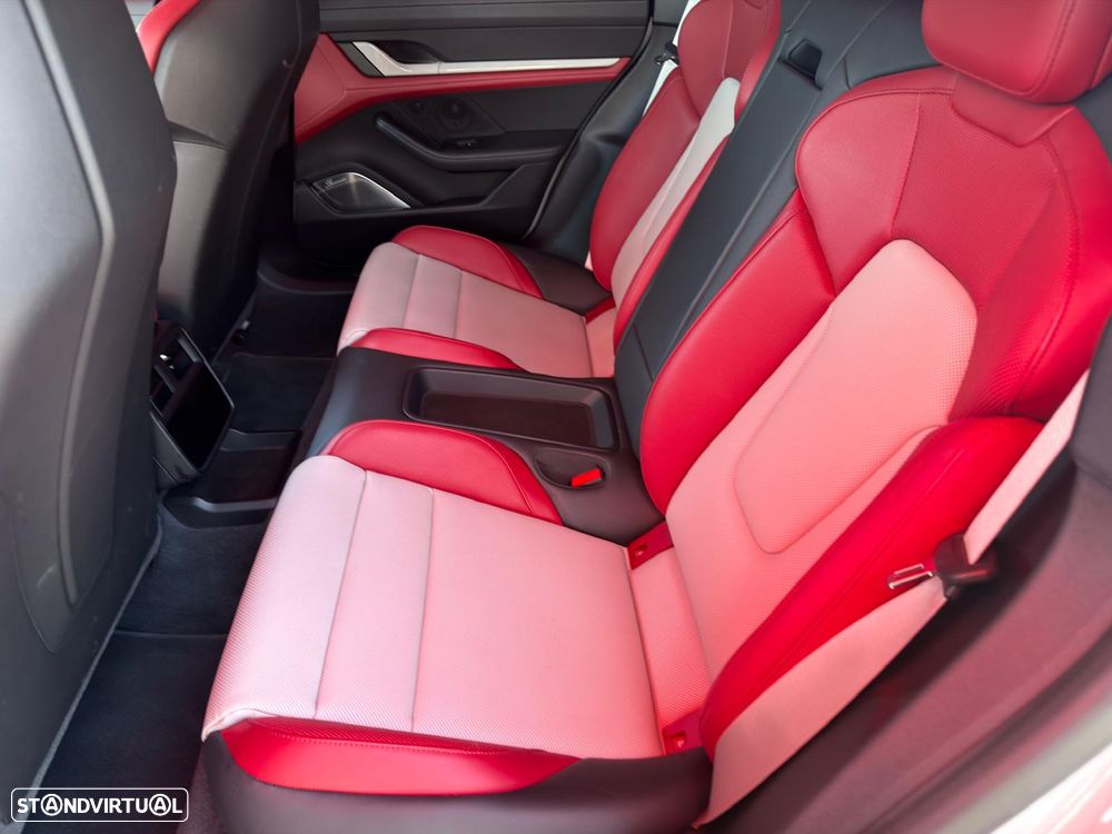 Porsche Taycan Turbo - 11