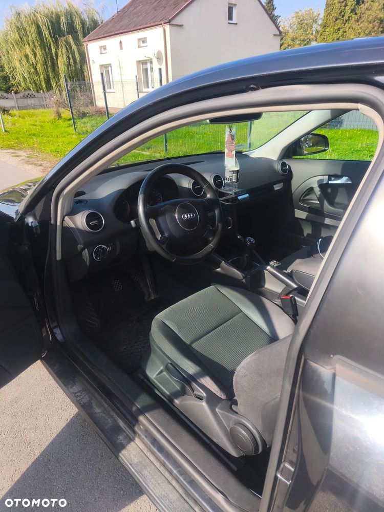 Audi A3 3-drzwiowe 1.6 Ambition - 6
