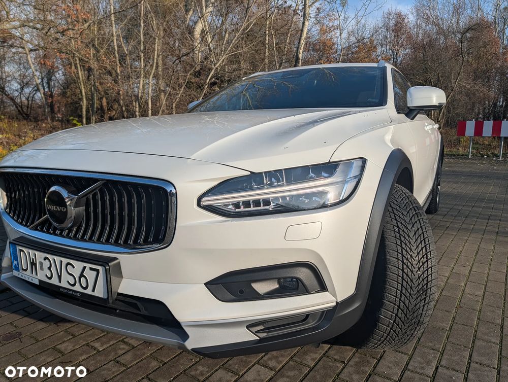 Volvo V90 Cross Country - 9