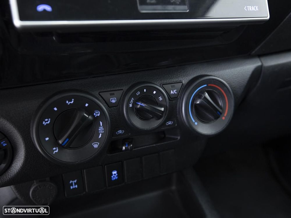 Toyota Hilux 2.4 D-4D 4WD CS CH c/iva - 17