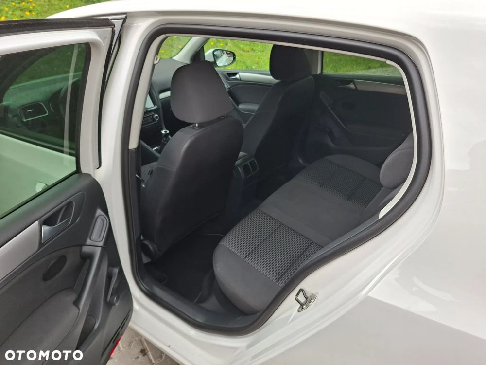 Volkswagen Golf 2.0 TDI DPF Comfortline - 15