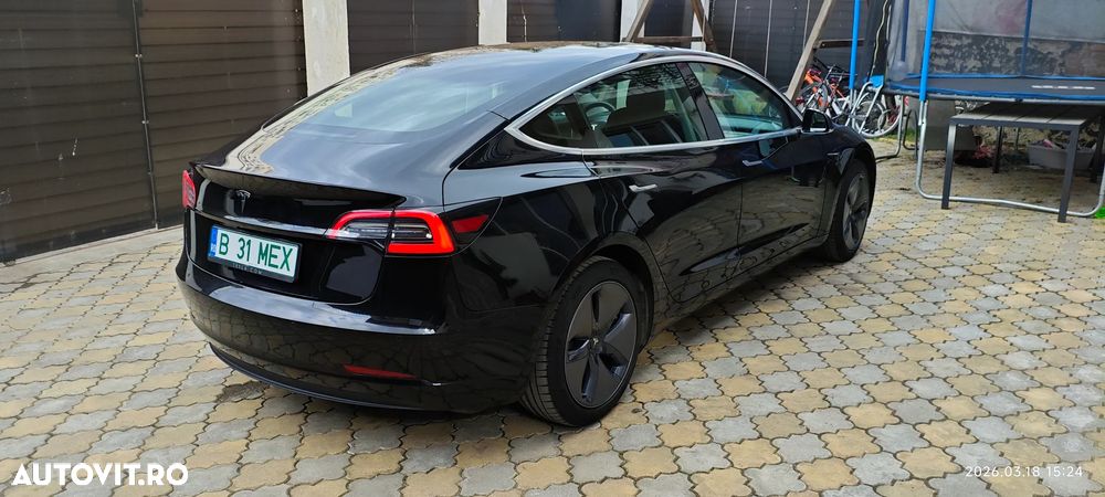 Tesla Model 3 Standard Reichweite Plus Hinterradantrieb - 3