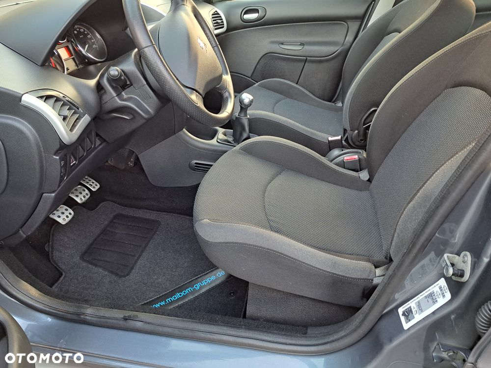 Peugeot 206 plus 60 - 17