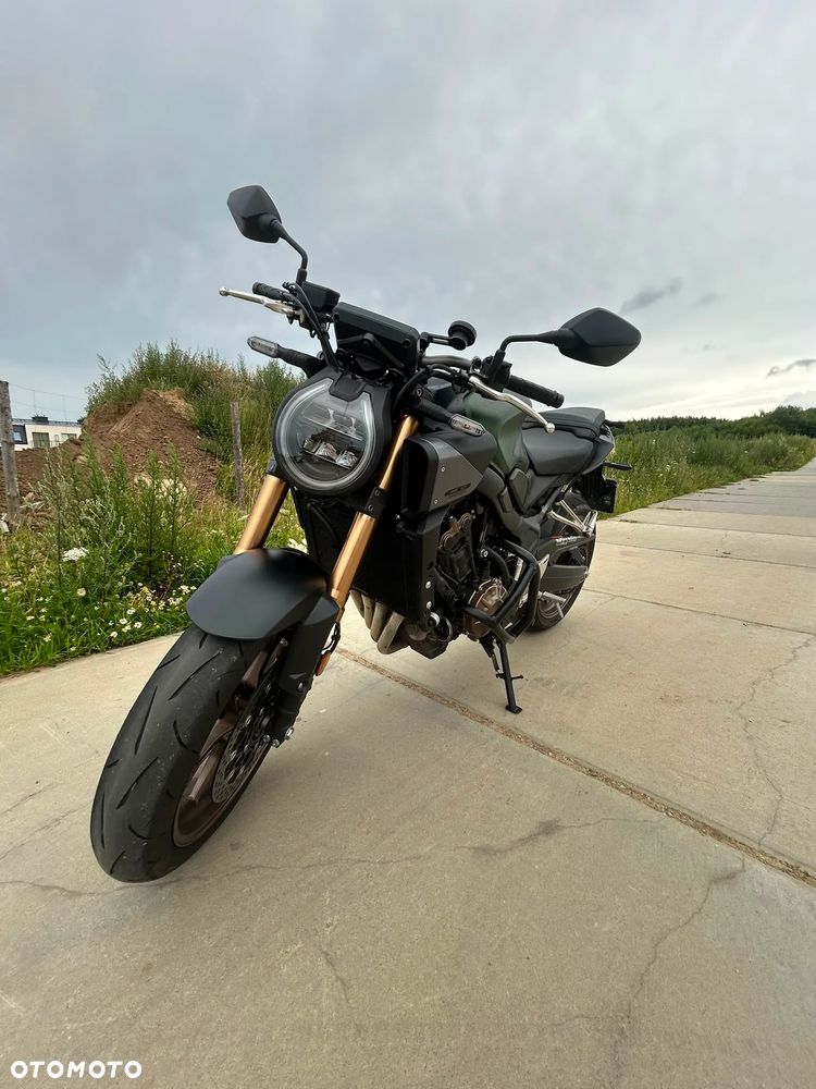 Honda CB - 1