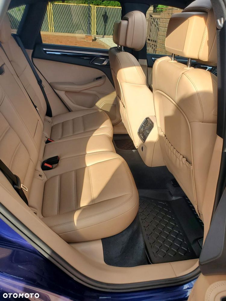 Porsche Macan - 16