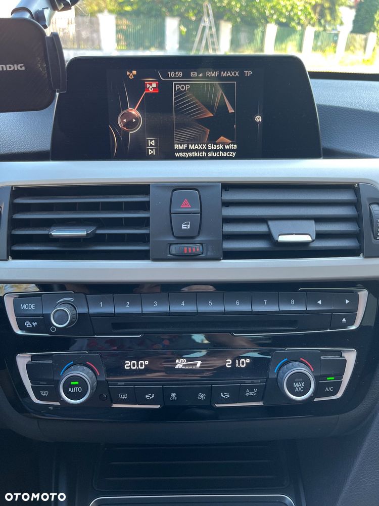 BMW Seria 3 318i - 13