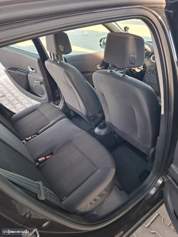 Renault Clio 1.2 16V Dynamique - 10