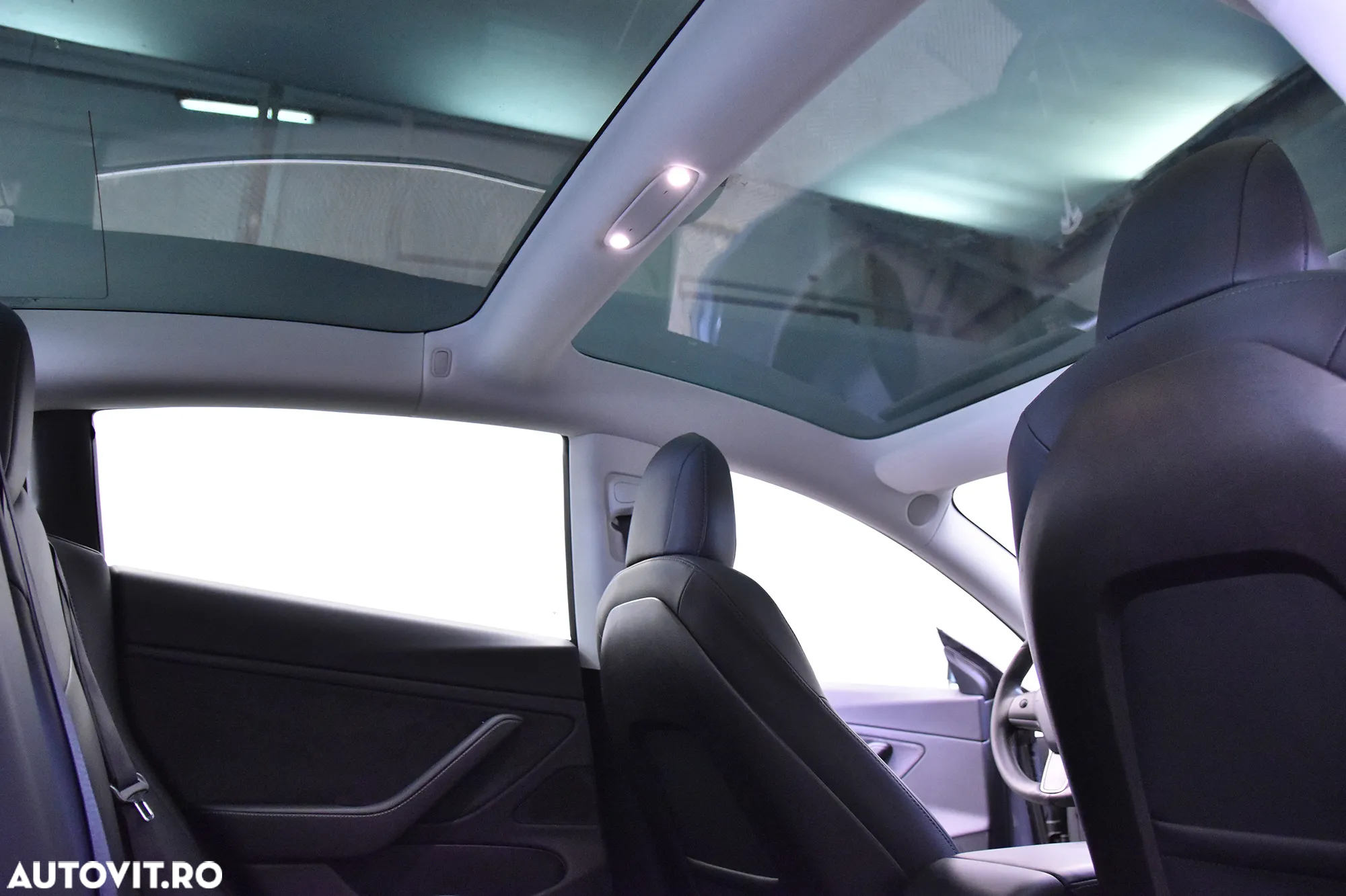 Tesla Model 3 Long Range - 21