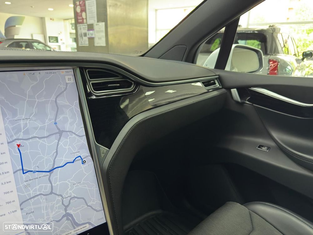 Tesla Model X - 52