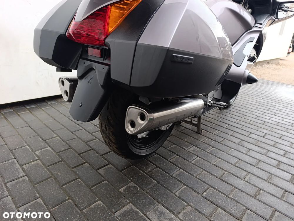 Honda ST - 24