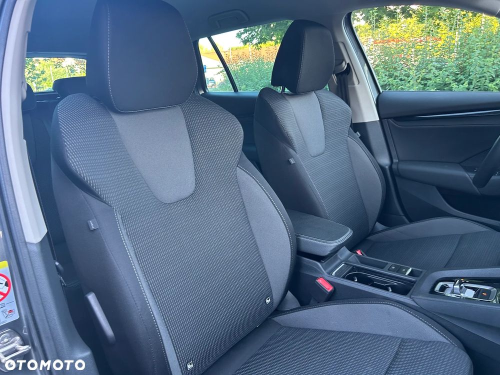 Skoda Octavia 1.5 TSI mHEV Selection DSG - 12