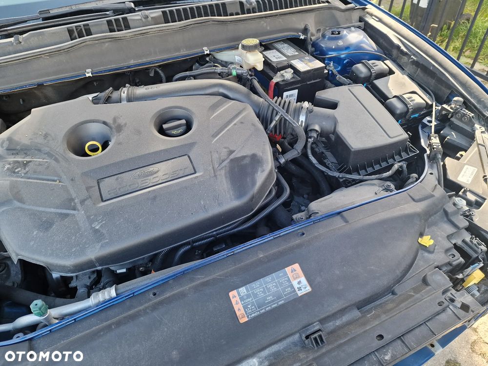 Ford Fusion 2.0 EcoBoost Titanium - 19