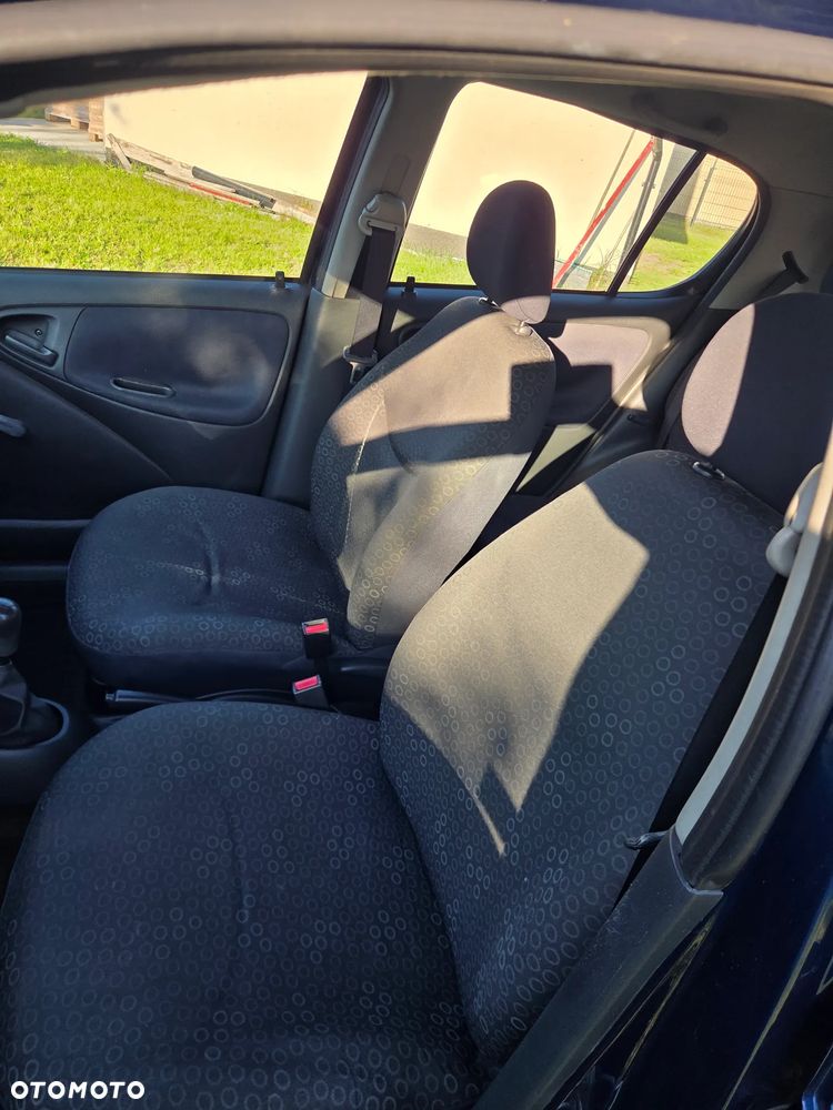 Toyota Yaris 1.0 Base - 9