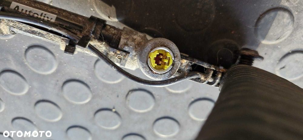 Napinacz pasa BMW 5 E60 E61 lci lift prawy - 2
