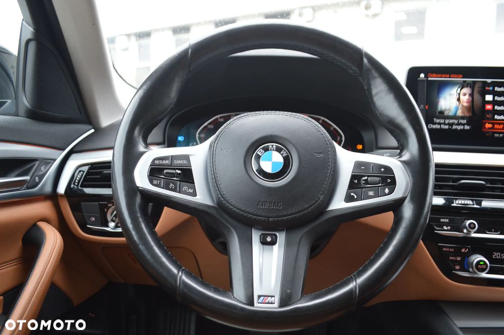 BMW Seria 5 518d Business Edition sport - 15