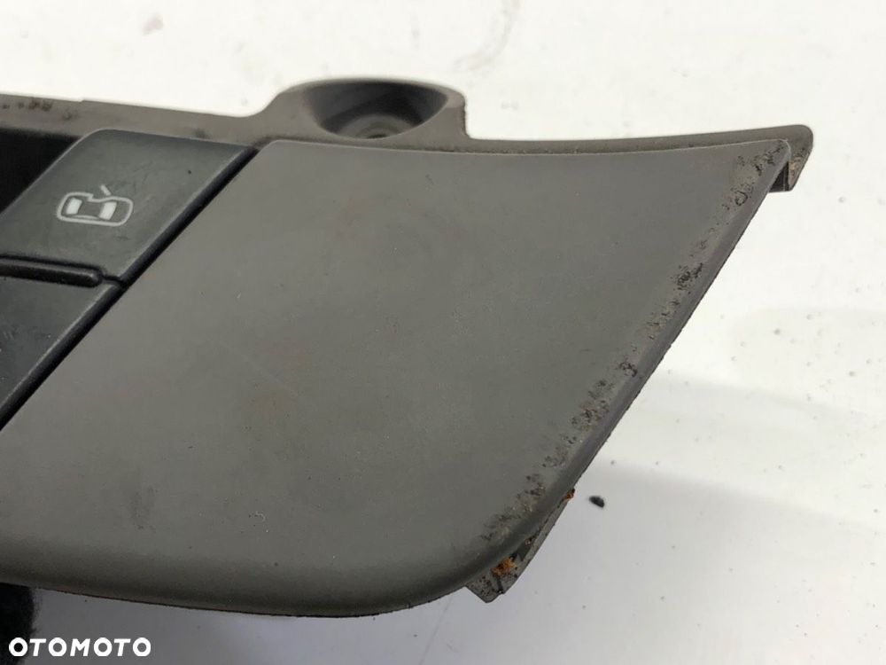 KLAMKA WEWNĘTRZNA LEWY PRZÓD  AUDI A4 B6 (8E2) 2000 - 2005 2.5 TDI quattro 132 kW [180 KM] olej - 2