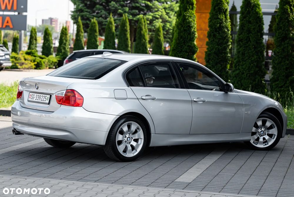 BMW Seria 3 330i - 10