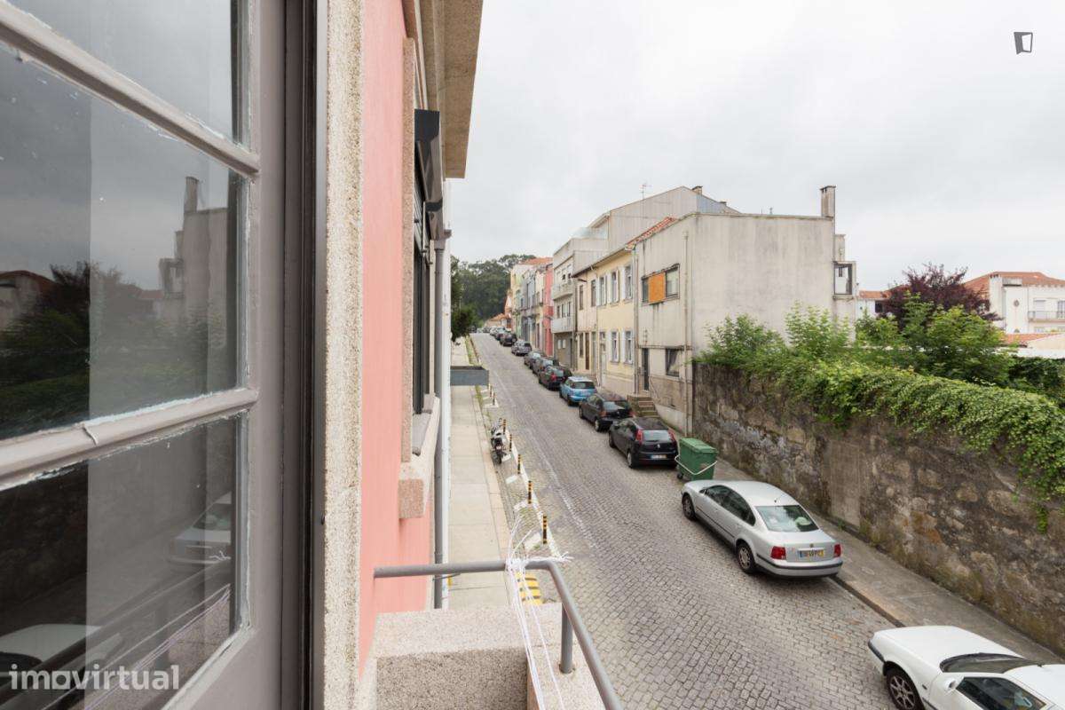 Quarto - localizado em Campanhã Porto - Grande imagem: 5/25