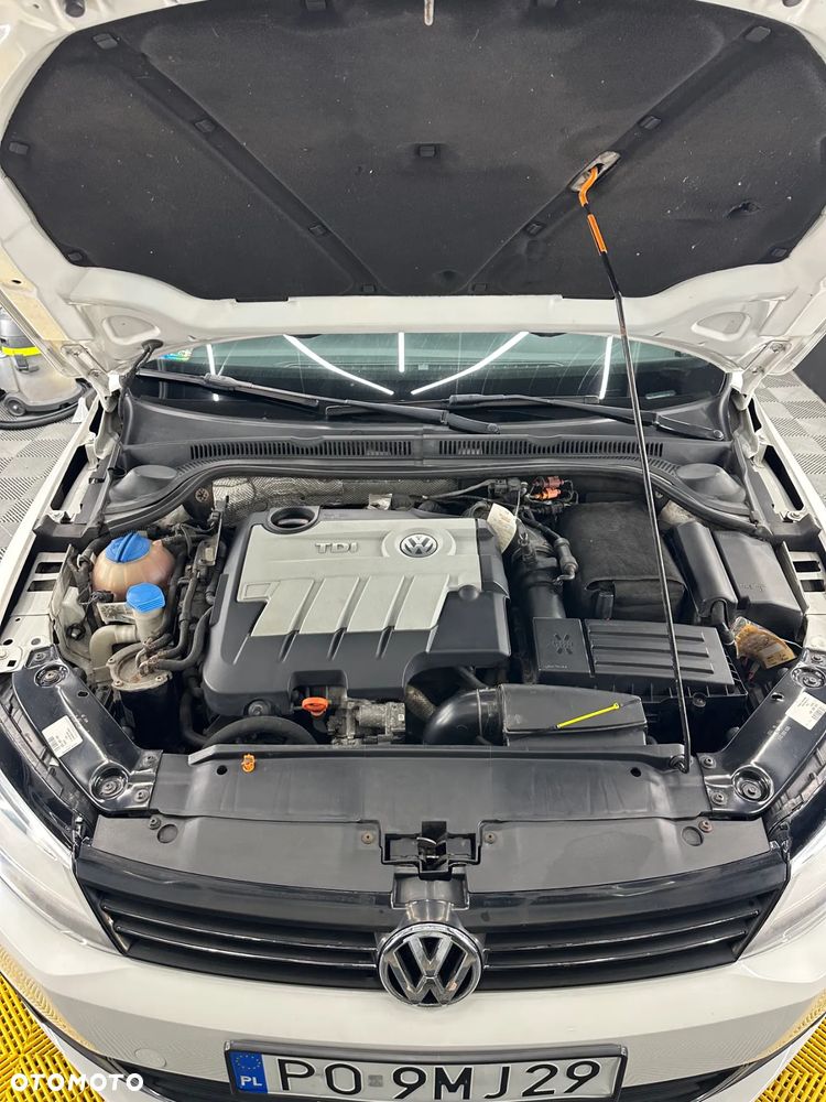 Volkswagen Jetta 2.0 TDI DPF DSG Highline - 12