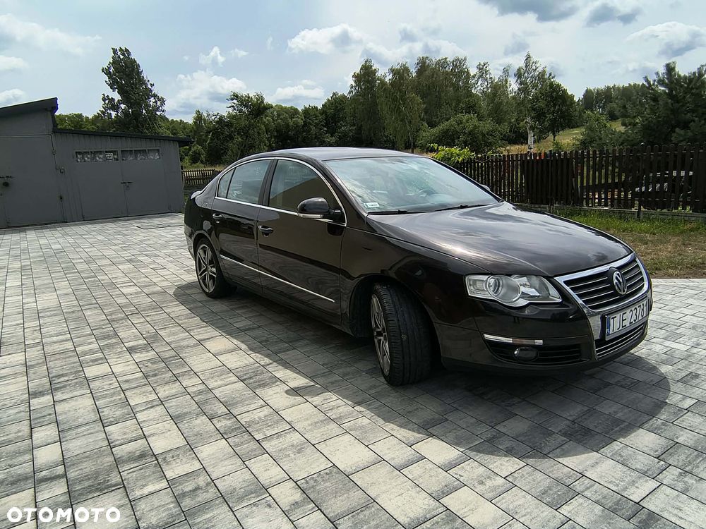 Volkswagen Passat 2.0 FSI Comfortline - 2