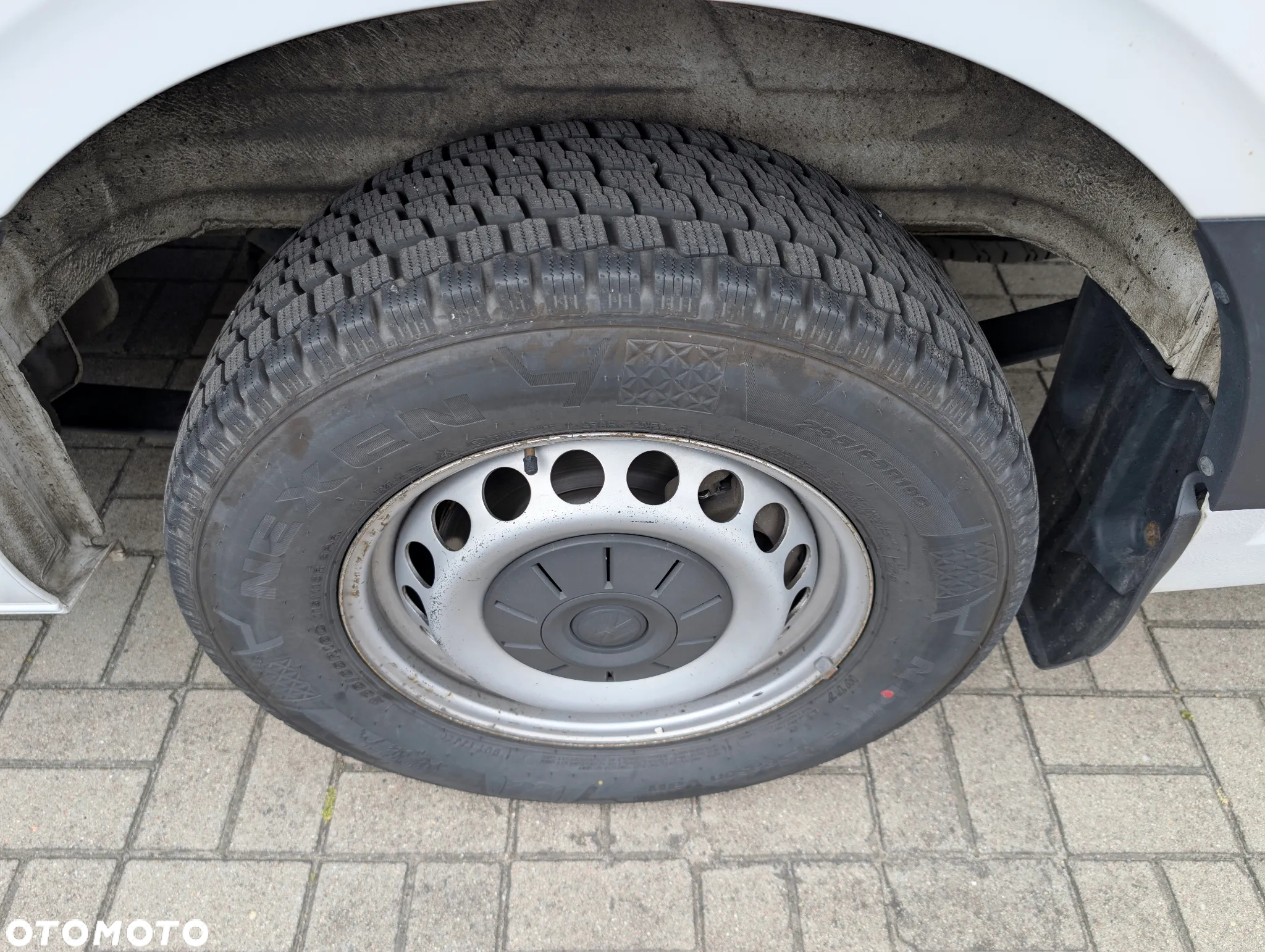 Volkswagen Crafter brygadówka 6 osób, ładowność 1177kg, Krajowy - 26