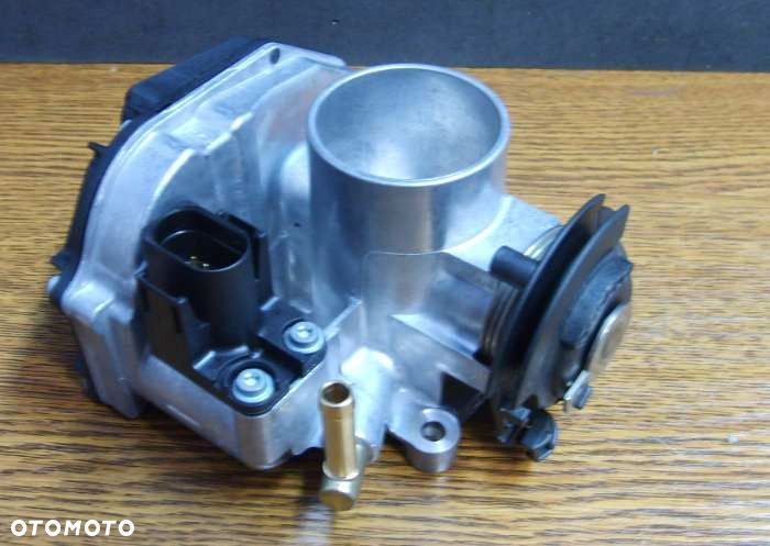 ORYGINALNA ORYGINAŁ VOLKSWAGEN VWSEAT SKODA VW PRZEPUSTNICA ORYGINAŁ 030133064D GOLF IV - 1