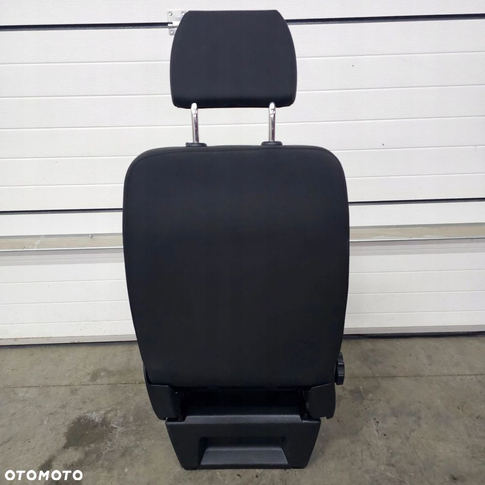 VW T6.1 fotel pasażera przód DOUBLE GRID - 4