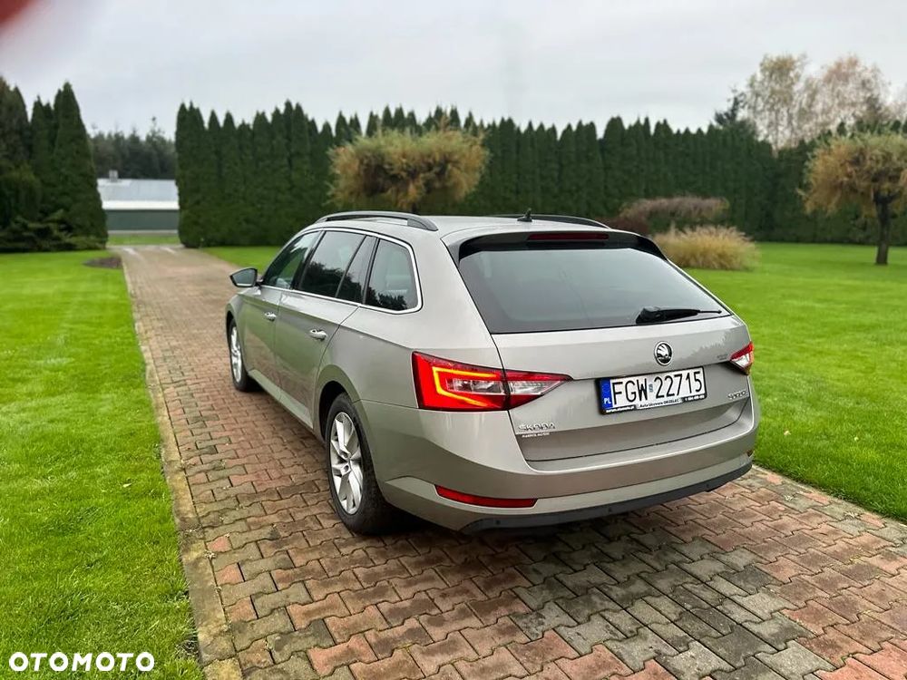 Skoda Superb 1.6 TDI DSG Ambition - 14