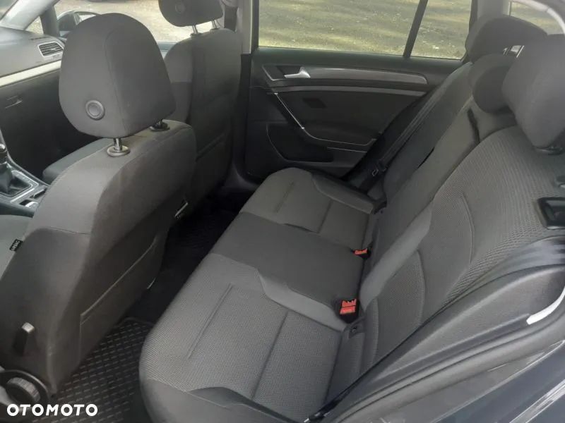 Volkswagen Golf - 21