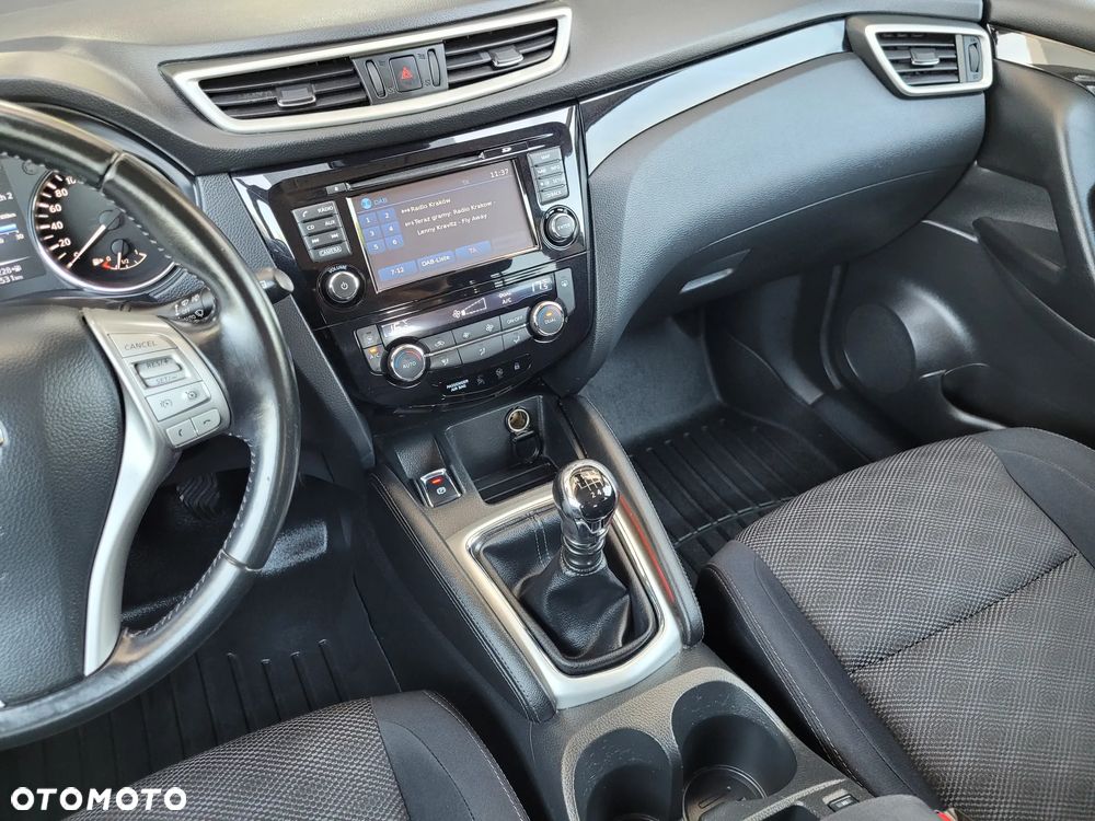 Nissan Qashqai 1.2 DIG-T Acenta EU6 - 24