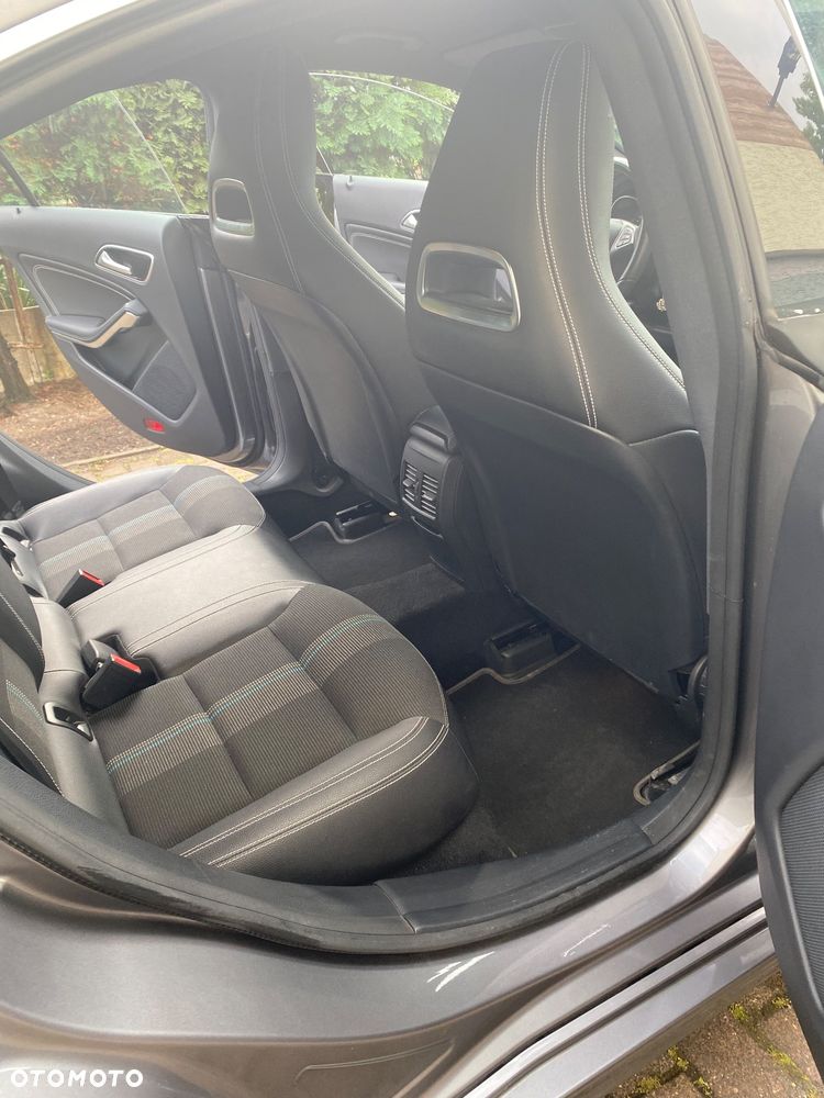 Mercedes-Benz CLA 220 (CDI) d 4Matic 7G-DCT Urban - 15
